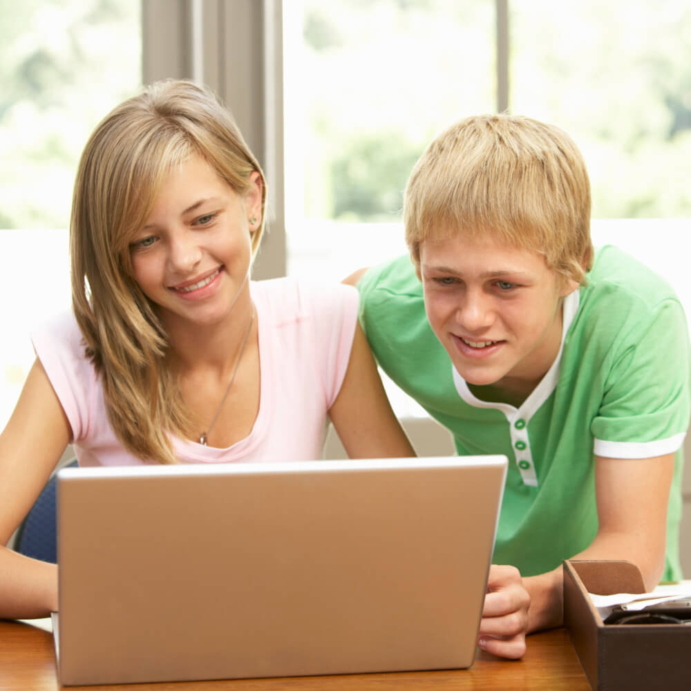 Siblings in coding class